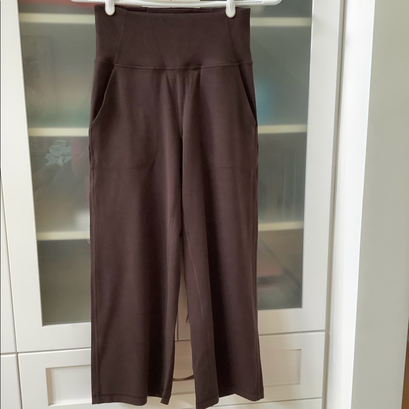 Lululemon Align Wide Crop French Press SZ 4 NWT ❤️